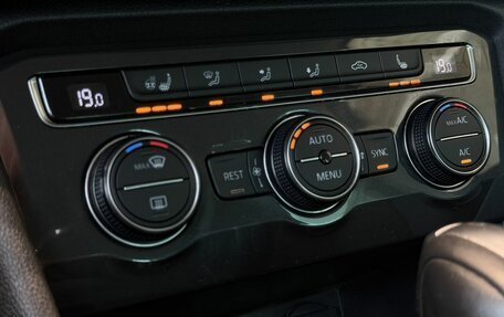 Volkswagen Tiguan II, 2019 год, 1 920 000 рублей, 17 фотография