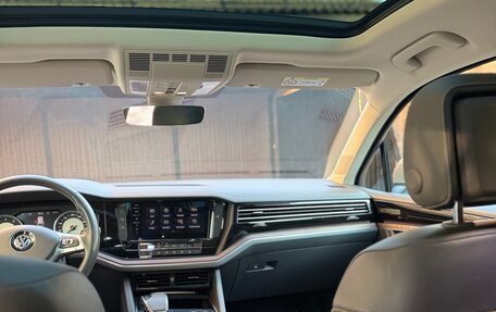 Volkswagen Touareg III, 2018 год, 4 550 000 рублей, 9 фотография