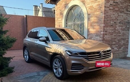 Volkswagen Touareg III, 2018 год, 4 550 000 рублей, 2 фотография
