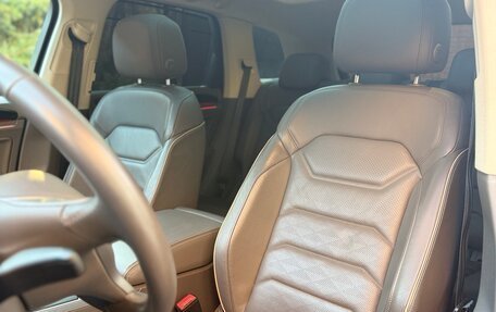 Volkswagen Touareg III, 2018 год, 4 550 000 рублей, 13 фотография