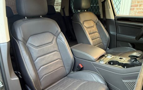 Volkswagen Touareg III, 2018 год, 4 550 000 рублей, 12 фотография