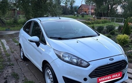 Ford Fiesta, 2016 год, 700 000 рублей, 2 фотография