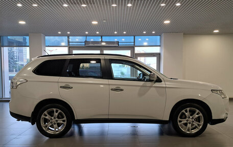 Mitsubishi Outlander III рестайлинг 3, 2012 год, 1 299 000 рублей, 8 фотография
