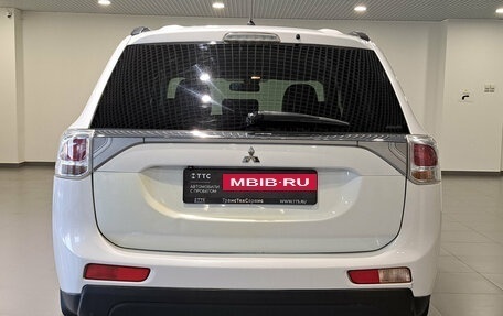 Mitsubishi Outlander III рестайлинг 3, 2012 год, 1 299 000 рублей, 10 фотография