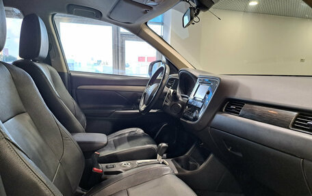 Mitsubishi Outlander III рестайлинг 3, 2012 год, 1 299 000 рублей, 15 фотография