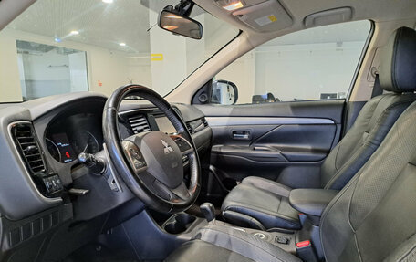 Mitsubishi Outlander III рестайлинг 3, 2012 год, 1 299 000 рублей, 20 фотография