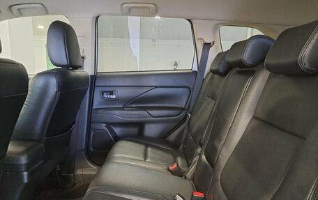 Mitsubishi Outlander III рестайлинг 3, 2012 год, 1 299 000 рублей, 16 фотография