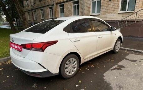 Hyundai Solaris II рестайлинг, 2020 год, 900 000 рублей, 3 фотография