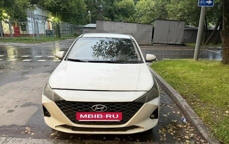 Hyundai Solaris II рестайлинг, 2020 год, 900 000 рублей, 4 фотография