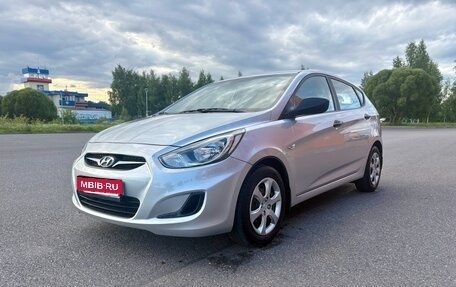 Hyundai Solaris II рестайлинг, 2013 год, 825 000 рублей, 1 фотография