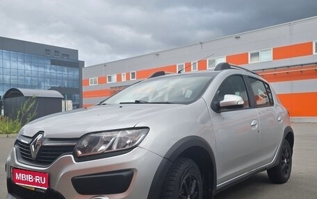 Renault Sandero II рестайлинг, 2018 год, 800 000 рублей, 1 фотография
