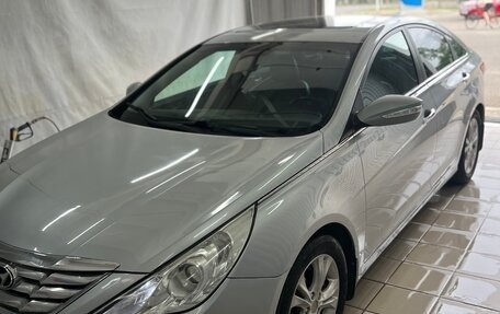 Hyundai Sonata VI, 2010 год, 1 000 000 рублей, 3 фотография