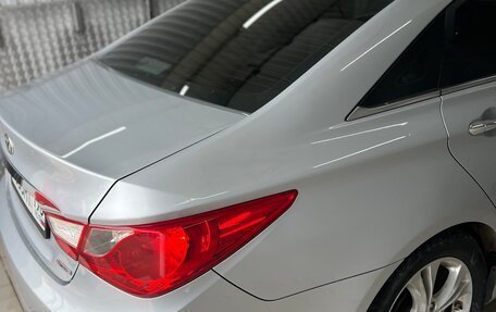 Hyundai Sonata VI, 2010 год, 1 000 000 рублей, 5 фотография