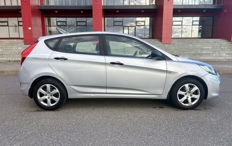 Hyundai Solaris II рестайлинг, 2013 год, 825 000 рублей, 5 фотография