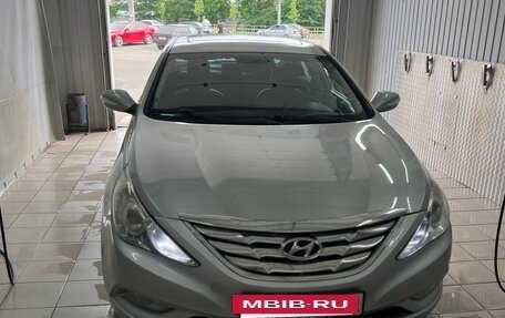 Hyundai Sonata VI, 2010 год, 1 000 000 рублей, 12 фотография