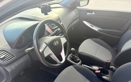Hyundai Solaris II рестайлинг, 2013 год, 825 000 рублей, 9 фотография