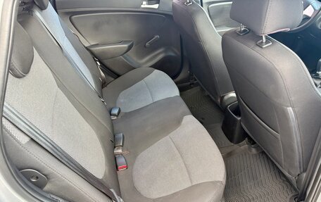 Hyundai Solaris II рестайлинг, 2013 год, 825 000 рублей, 13 фотография