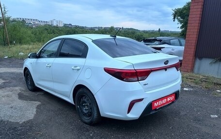 KIA Rio IV, 2017 год, 1 100 000 рублей, 4 фотография