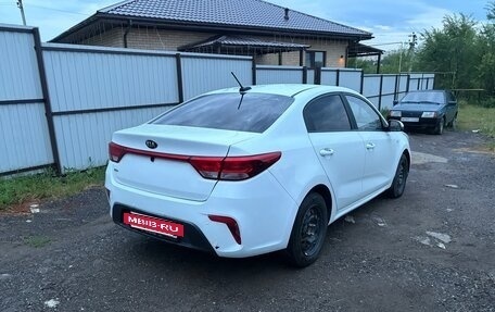 KIA Rio IV, 2017 год, 1 100 000 рублей, 3 фотография