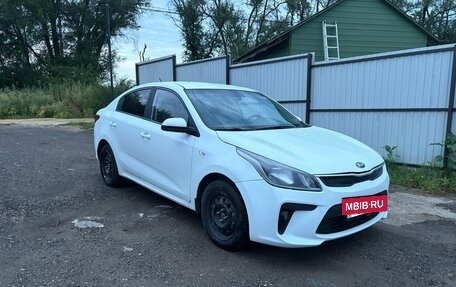 KIA Rio IV, 2017 год, 1 100 000 рублей, 2 фотография