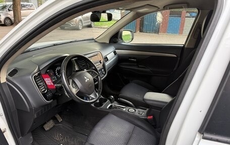Mitsubishi Outlander III рестайлинг 3, 2012 год, 945 000 рублей, 6 фотография