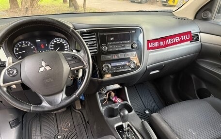 Mitsubishi Outlander III рестайлинг 3, 2012 год, 945 000 рублей, 7 фотография