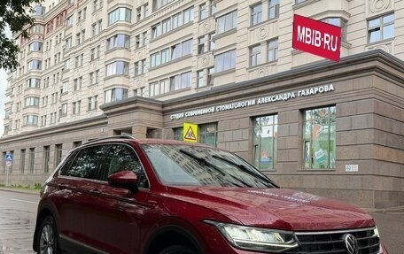 Volkswagen Tiguan II, 2021 год, 3 290 000 рублей, 1 фотография
