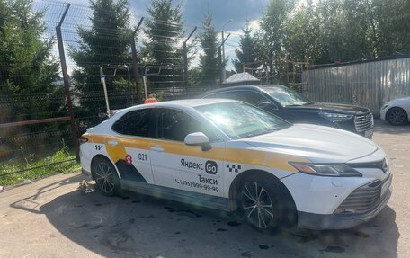 Toyota Camry, 2020 год, 1 870 000 рублей, 7 фотография