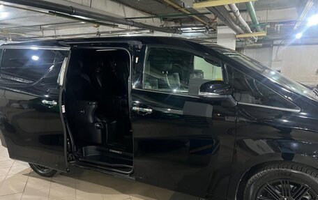 Toyota Alphard III, 2018 год, 4 300 000 рублей, 12 фотография