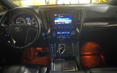 Toyota Alphard III, 2018 год, 4 300 000 рублей, 15 фотография
