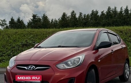 Hyundai Solaris II рестайлинг, 2011 год, 680 000 рублей, 2 фотография