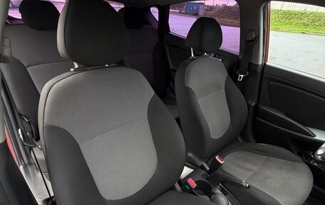 Hyundai Solaris II рестайлинг, 2011 год, 680 000 рублей, 17 фотография