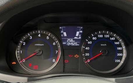 Hyundai Solaris II рестайлинг, 2011 год, 680 000 рублей, 19 фотография