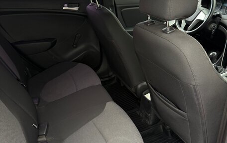 Hyundai Solaris II рестайлинг, 2011 год, 680 000 рублей, 16 фотография