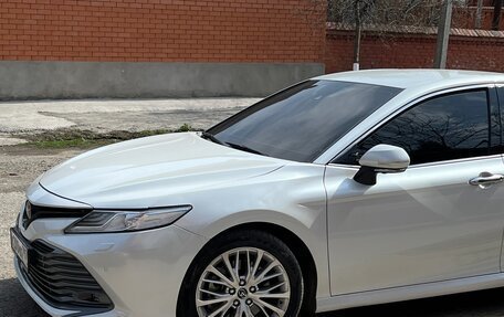 Toyota Camry, 2019 год, 2 640 000 рублей, 5 фотография