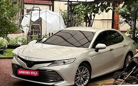 Toyota Camry, 2019 год, 2 640 000 рублей, 4 фотография