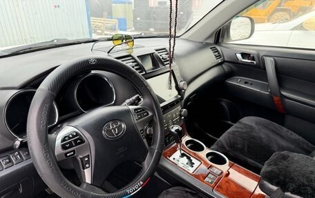 Toyota Highlander III, 2013 год, 2 000 000 рублей, 6 фотография