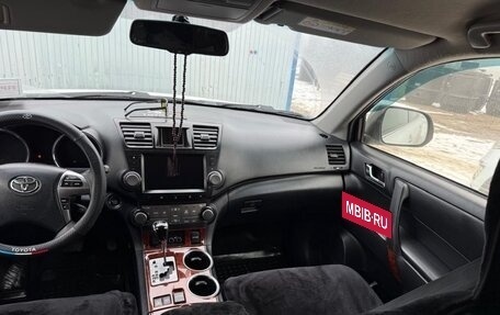 Toyota Highlander III, 2013 год, 2 000 000 рублей, 7 фотография
