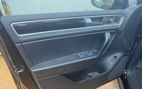 Volkswagen Touareg III, 2011 год, 1 850 000 рублей, 7 фотография