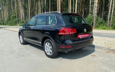 Volkswagen Touareg III, 2011 год, 1 850 000 рублей, 3 фотография