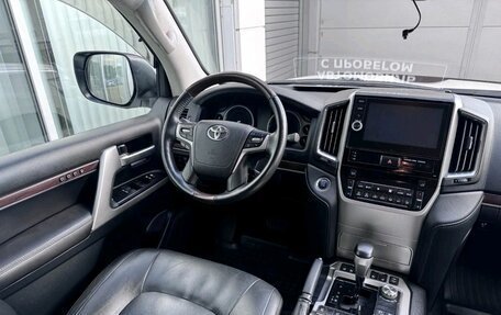 Toyota Land Cruiser 200, 2020 год, 8 400 000 рублей, 9 фотография