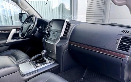 Toyota Land Cruiser 200, 2020 год, 8 400 000 рублей, 7 фотография