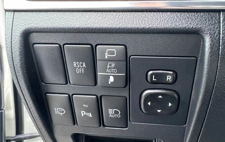 Toyota Land Cruiser 200, 2020 год, 8 400 000 рублей, 17 фотография