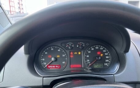 Volkswagen Polo IV рестайлинг, 2002 год, 235 000 рублей, 11 фотография