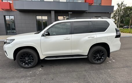 Toyota Land Cruiser Prado 150 рестайлинг 2, 2021 год, 7 200 000 рублей, 7 фотография