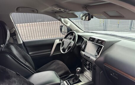 Toyota Land Cruiser Prado 150 рестайлинг 2, 2021 год, 7 200 000 рублей, 10 фотография