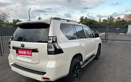 Toyota Land Cruiser Prado 150 рестайлинг 2, 2021 год, 7 200 000 рублей, 5 фотография