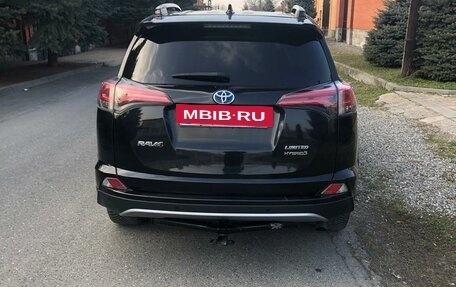 Toyota RAV4, 2018 год, 1 350 000 рублей, 3 фотография