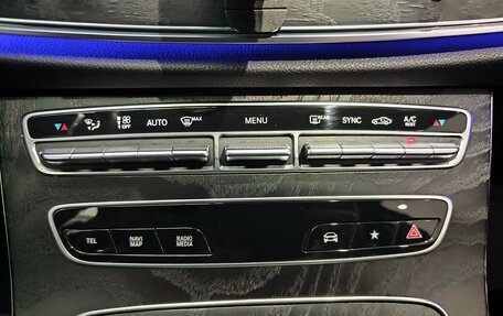 Mercedes-Benz E-Класс, 2020 год, 4 397 000 рублей, 24 фотография