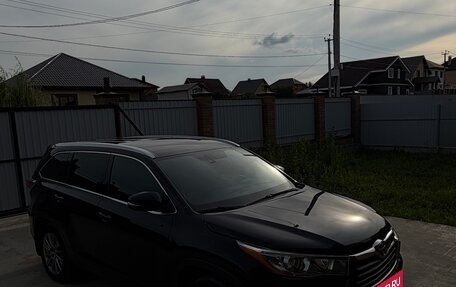 Toyota Highlander III, 2014 год, 2 450 000 рублей, 1 фотография